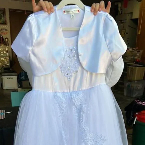 Dillards Girls Formal Dress Size 8 White | Color: White | Size: 8g | Ldollhouse's Closet